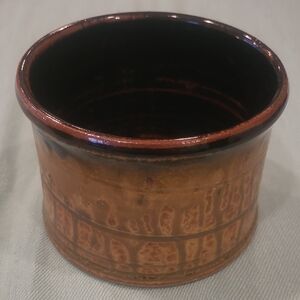 MUD DUCK Pottery Baby Cake Baker/Bowl.  NWOT!
